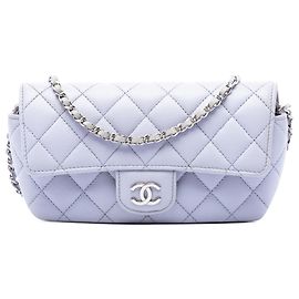 Estojo de óculos Chanel Purple CC Quilted Caviar com corrente Roxo