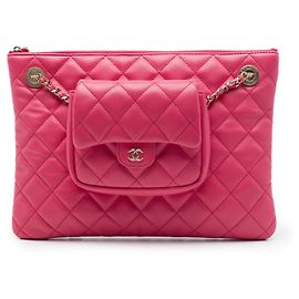 Pouch Chanel Rosa CC in pelle d'agnello matelassé con mini borsa a patta Rosa