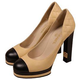 Escarpins Chanel Cuir Beige Bout Noir Plateau Noir Beige