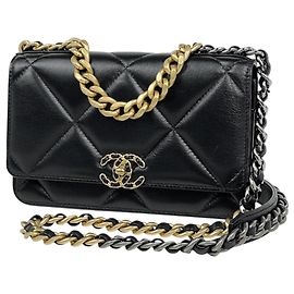 Borsa a tracolla Chanel in pelle nera Nero