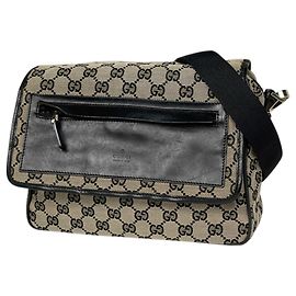 Bolsa de Ombro Gucci GG Canvas Preto Bege
