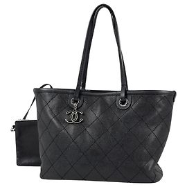 Borsa Tote Chanel in pelle di vitello martellata nera Nero