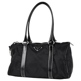 Prada Handtasche aus schwarzem Nylon und Leder Schwarz