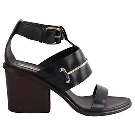 Tacones Balenciaga de piel negra Negro