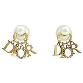 Brincos de pino Christian Dior banhados a ouro Dourado