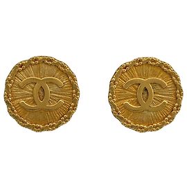 Brincos de pressão Chanel banhados a ouro Dourado