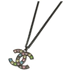 Colar Chanel Prateado com marca Coco Prata