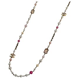 Colar longo Chanel com marca Coco Rosa Dourado