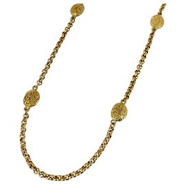 Collana lunga placcata oro con logo Chanel D'oro