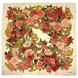 Foulard Chanel in seta rosso crema multicolore Coco Mark Camelia Rosso Multicolore Crudo