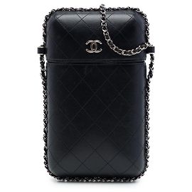 Porta-telemóvel Chanel em pele de cordeiro acolchoada preta com corrente CC Preto