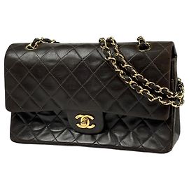Chanel Matelassé Schultertasche Schwarz