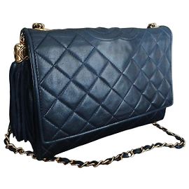 Chanel navy blue quilted leather shoulder bag Dark blue