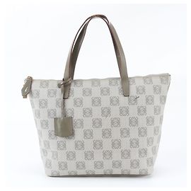 Saco Tote em couro Loewe Anagram Repeat Marrom
