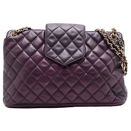Bolsa de Ombro com Corrente Chanel Matelassé em couro de cordeiro Roxo