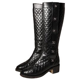 Chanel gesteppte Lederstiefel mit Multi CC-Verschlüssen Schwarz