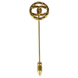 Broche Chanel CC metal dourado Dourado