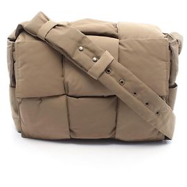 Borsa a tracolla Bottega Veneta Padded Tech Cassette Cachi
