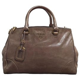 Sac à main Prada en cuir verni marron Marron