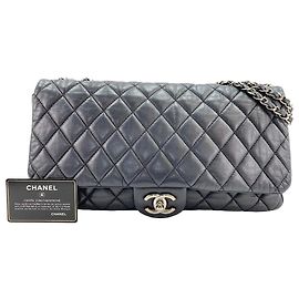 Borsa Chanel Classic Single Flap in pelle d'agnello matelassé Maxi Nero