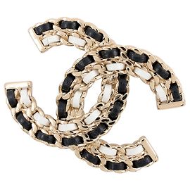 Chanel Lederbrosche Schwarz Weiß
