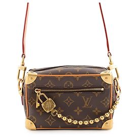 Bolso de hombro Louis Vuitton Monogram Mini Soft Trunk Castaño