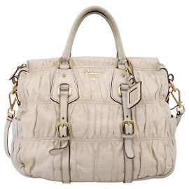 Bolsa Satchel Conversível Prada Gaufre em couro Nappa Medium Bege