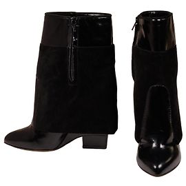 Givenchy Botas de cano curto em couro e camurça preta Preto