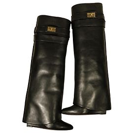 Bottines Givenchy Shark Lock en cuir noir Noir