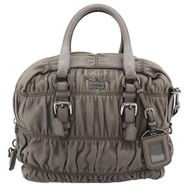 Bolsa Convertible Prada Gaufre em couro Nappa Medium Marrom