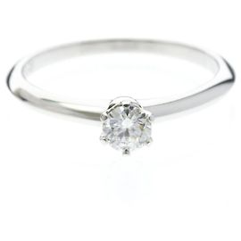 Tiffany & Co. Tiffany Setting Solitaire Platinum with RBC Diamond G/VVS2 Silvery