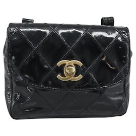 Cinto Chanel CC Flap em pele de cordeiro acolchoada Preto