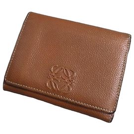 Magnífica Cartera Loewe Castaño