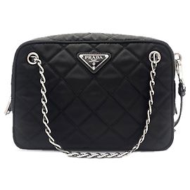 Prada Schultertasche mit Kette Schwarz