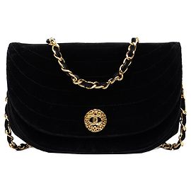 Chanel Black CC Horizontal Quilted Velvet Crescent Flap Noir