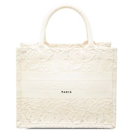 Dior Book Tote Small en maille macramé brodée blanche Blanc