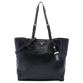 Tote Convertible Prada em couro de bezerro macio preto com fivela Preto