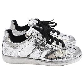 Maison Martin Margiela Maison Margiela Replica Broken Mirror Sneakers in Metallic Silver Leather Silvery Metallic