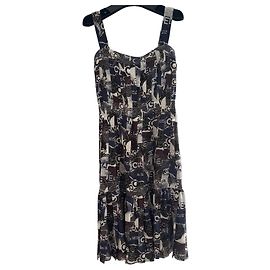 Sommerkleid mit Chanel-Logo-Print Schwarz Weiß Grau Marineblau