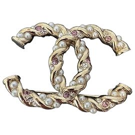 Chanel CC Brosche mit Perlen und Kristallen Andere