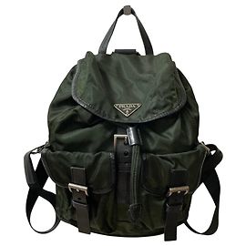 Prada Nylon-Rucksack mit Dreiecks-Logo-Plakette Schwarz Grün