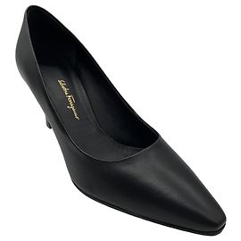Salvatore Ferragamo Décolleté Classiche in Pelle Nera a Punta Nero