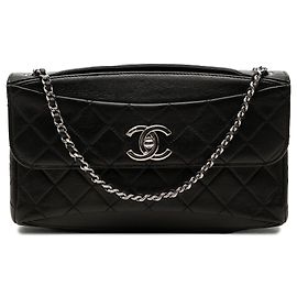 Borsa a spalla Single Flap in pelle di vitello matelassé Chanel CC nera Nero