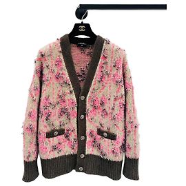 Chanel Cardigan aus Wolle in Rosa mit 3D Blumen Andere
