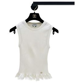 Top Chanel de seda branco com babados Outro