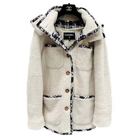 Chanel Teddy Lammfellmantel mit Kapuze Andere