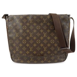 Louis Vuitton Beaubourg Messenger Monogram Canvas MM Marrom