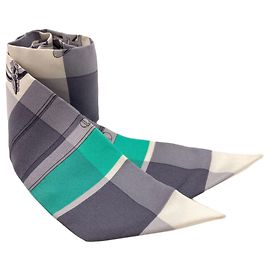 Hermès Pañuelo Hermes Twilly Castaño