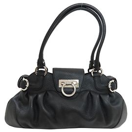 Borsa Salvatore Ferragamo con dettagli Gancini Nero