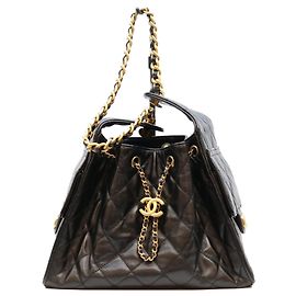 Borsa a tracolla Chanel AS5293 in pelle di vitello nera Nero